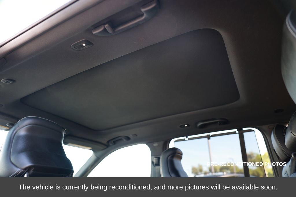 Used 2023 Jeep Grand Cherokee Overland w/ Advanced Protech Group III image 33