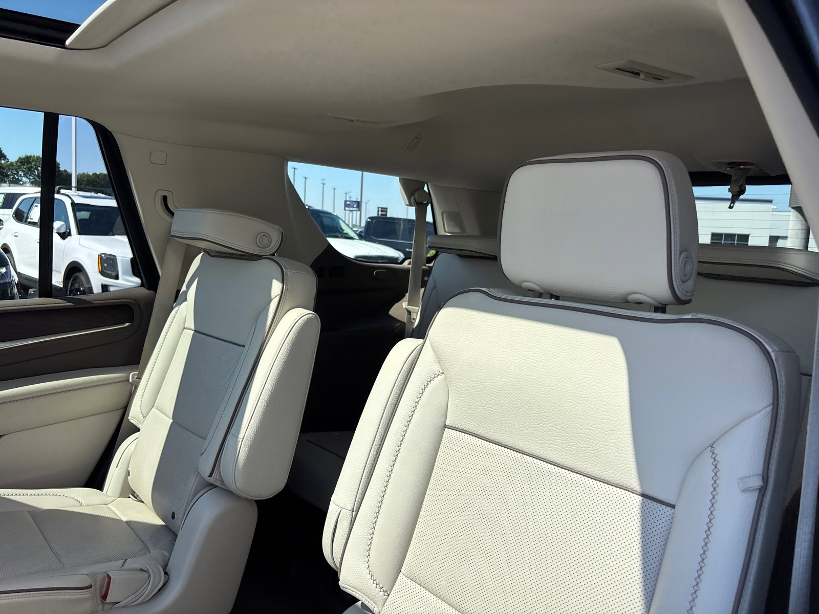 Used 2021 GMC Yukon Denali w/ Denali Premium Package image 27