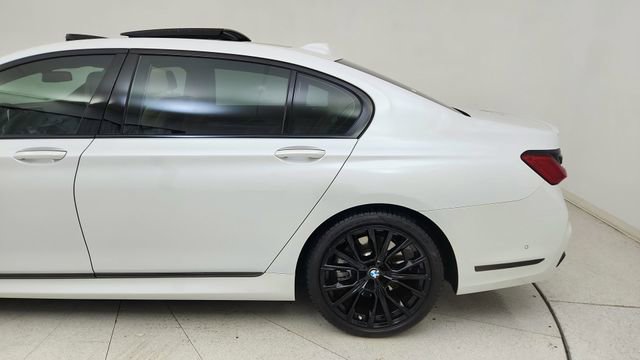 Used 2022 BMW 740i w/ M Sport Package image 10