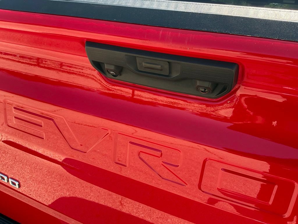 Used 2023 Chevrolet Silverado 1500 LT AWD/4WD image 23