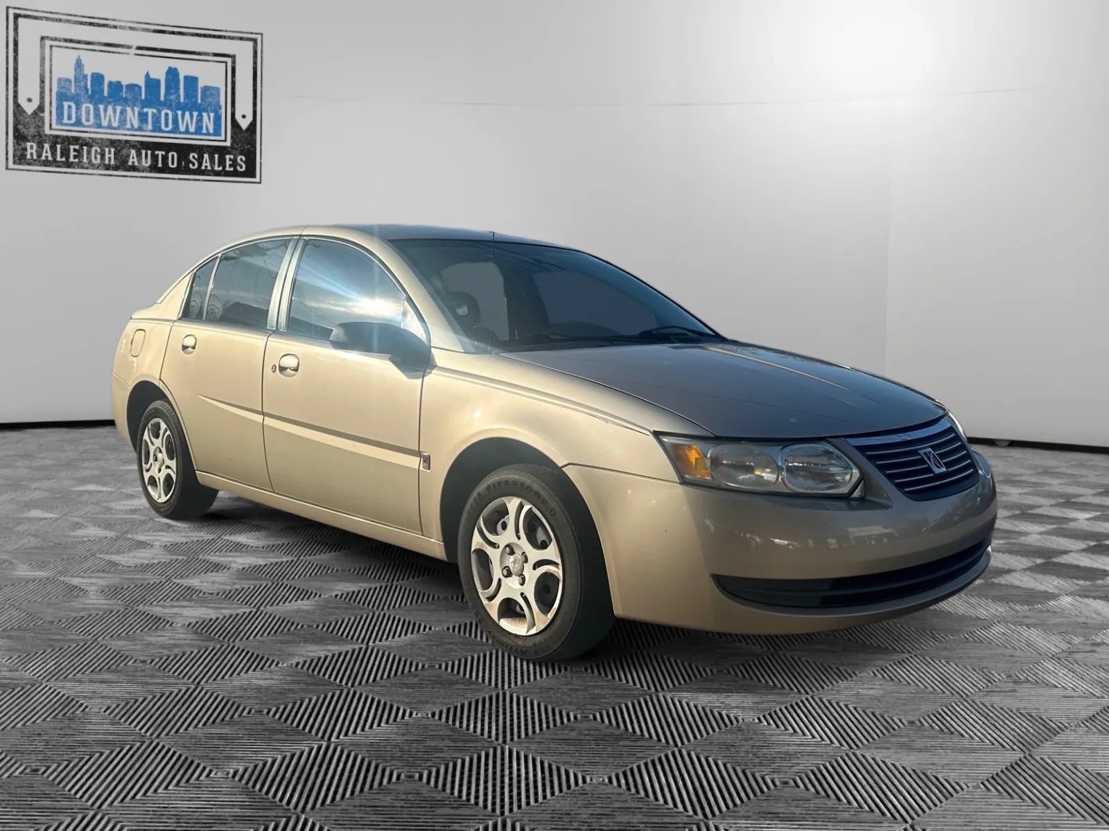Used 2005 Saturn ION Level 2 w/ Power Pkg FWD image 4