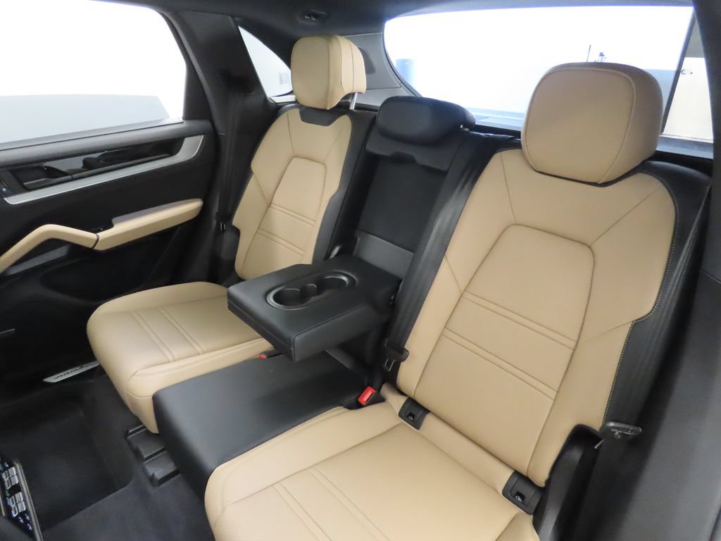 Certified 2026 Porsche Cayenne S AWD/4WD image 43