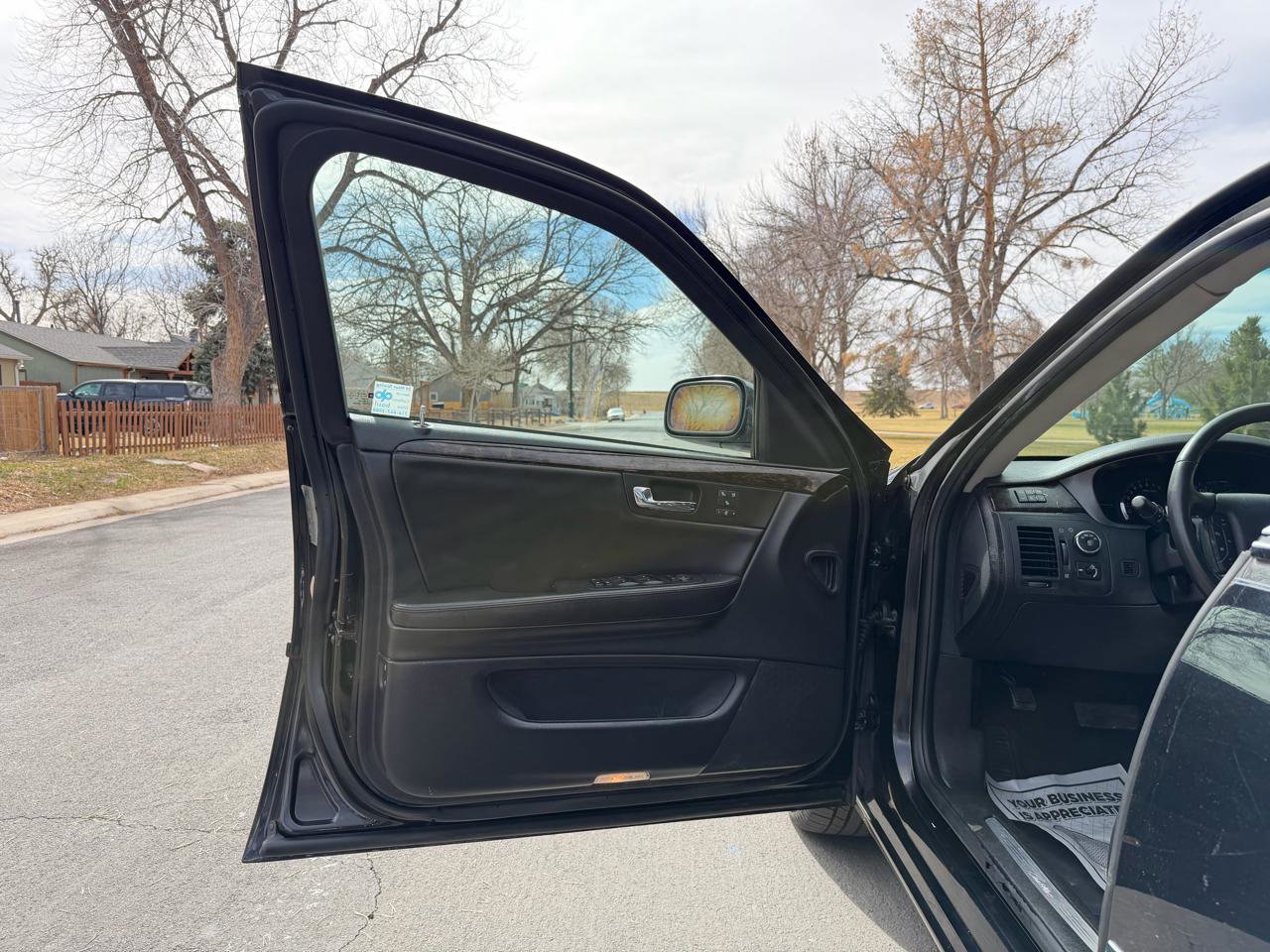 Used 2010 Cadillac DTS Luxury image 9