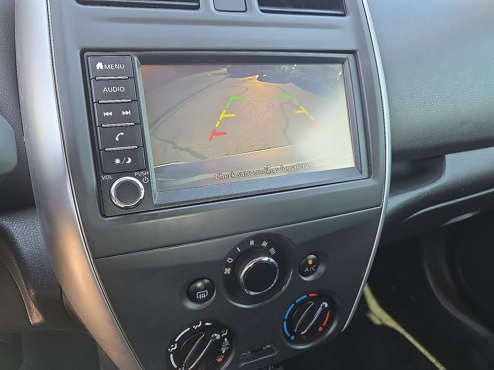 Used 2019 Nissan Versa Note SV FWD image 8