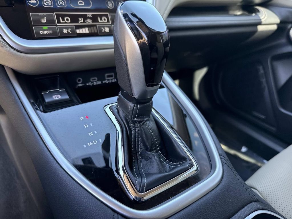 Used 2023 Subaru Outback Limited image 35