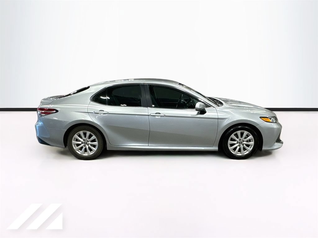 Used 2019 Toyota Camry LE FWD image 4
