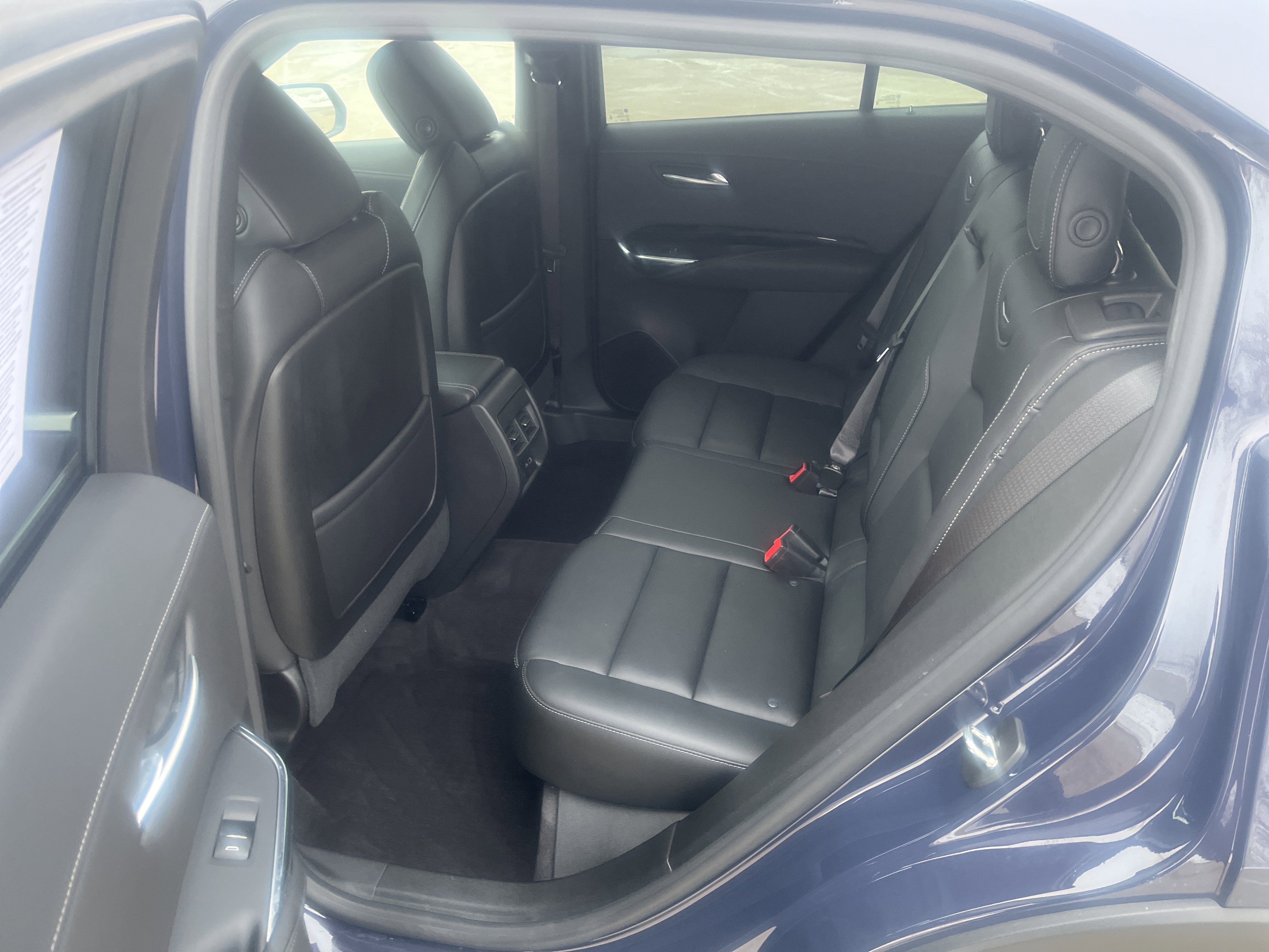 Used 2024 Cadillac XT4 Luxury w/ Cold Weather Package image 13