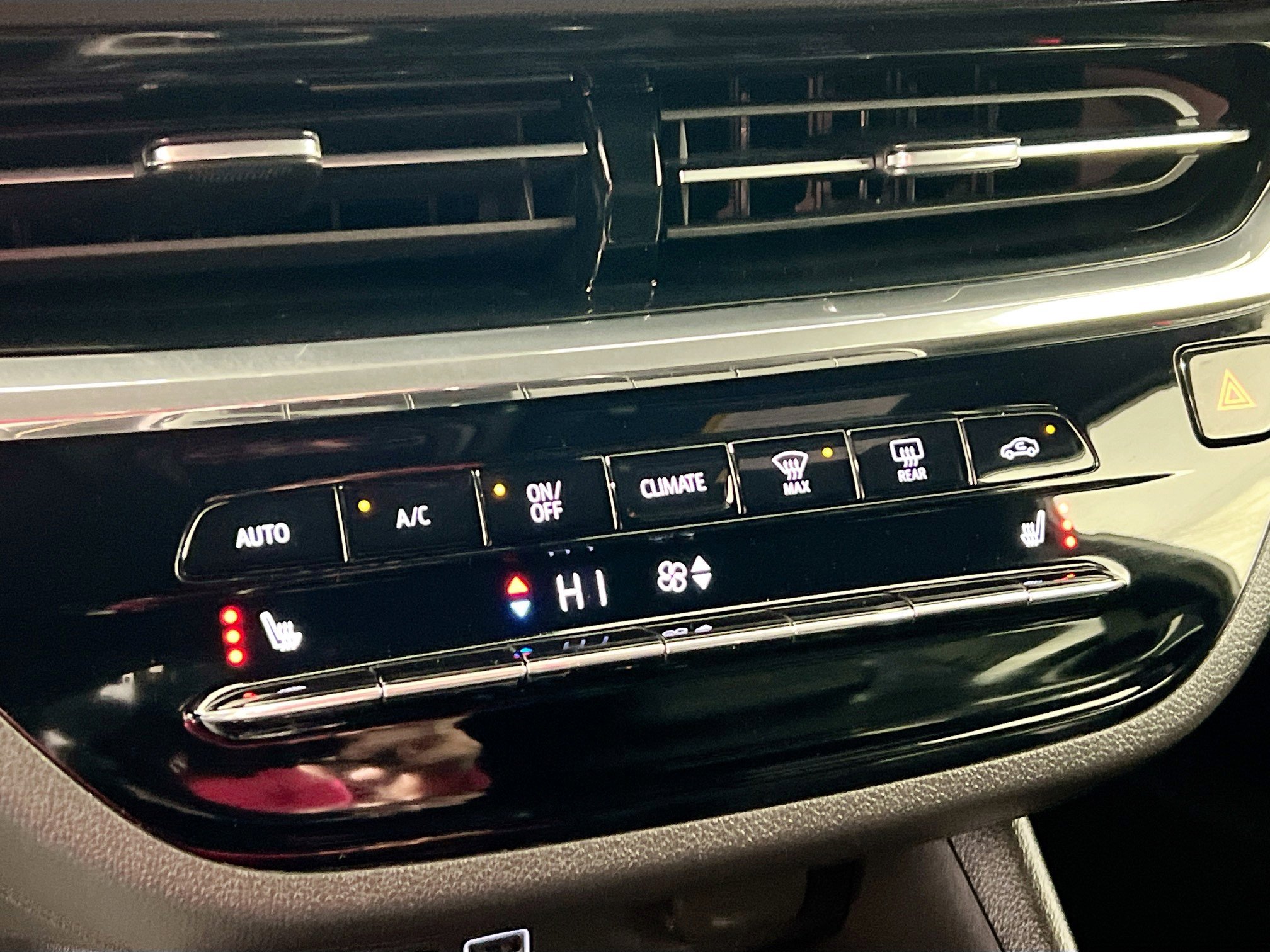 Used 2025 Buick Envista Avenir image 27