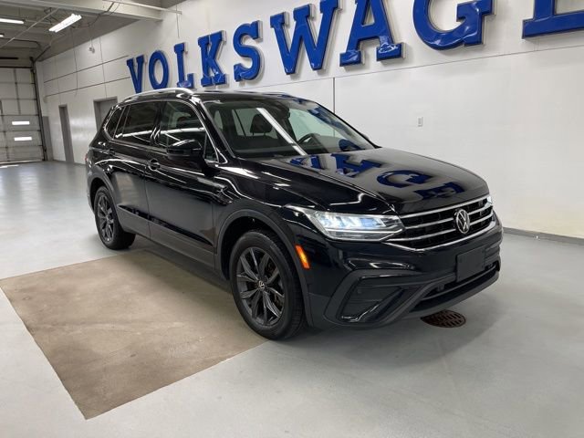 Used 2023 Volkswagen Tiguan SE w/ Panoramic Sunroof Package AWD/4WD image 5