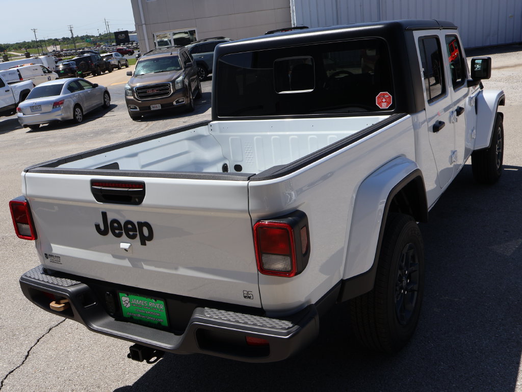 New 2026 Jeep Gladiator Sport AWD/4WD image 5