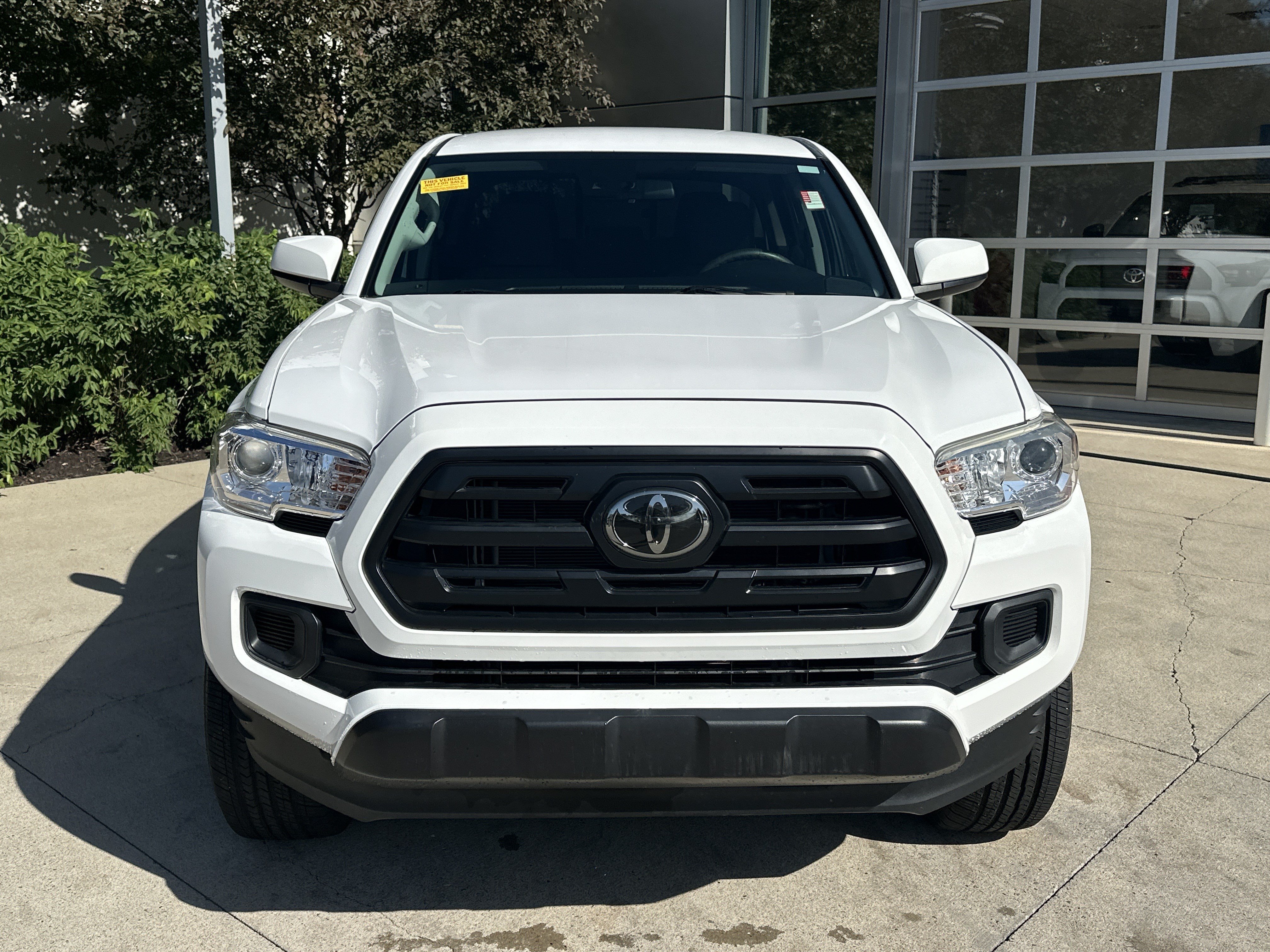Used 2018 Toyota Tacoma SR w/ SR Convenience Package AWD/4WD image 5