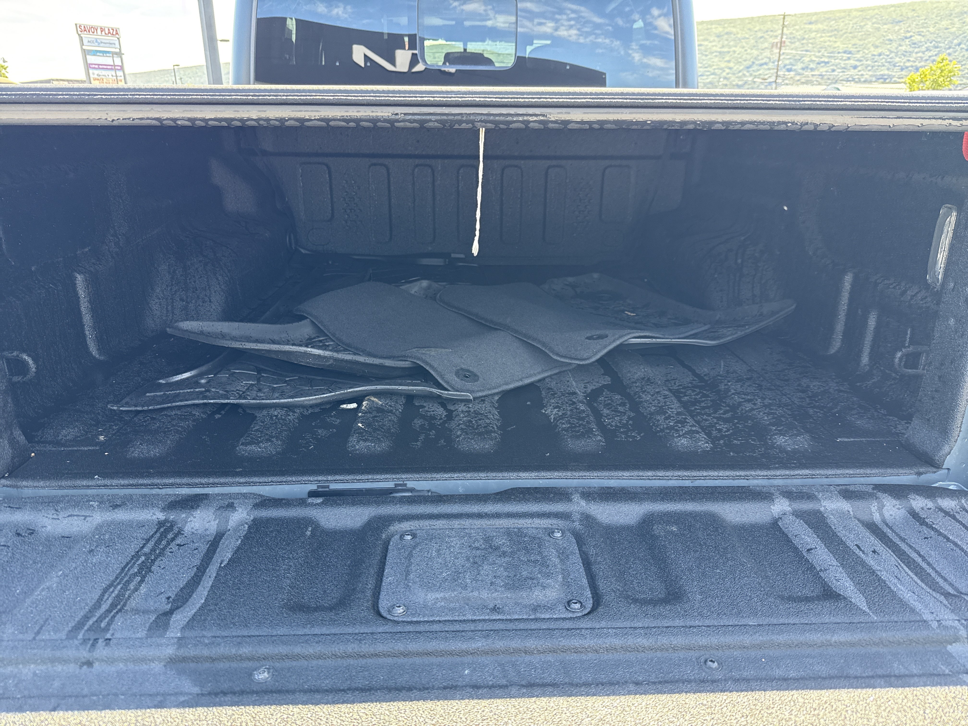 Used 2025 Jeep Gladiator Mojave AWD/4WD image 5