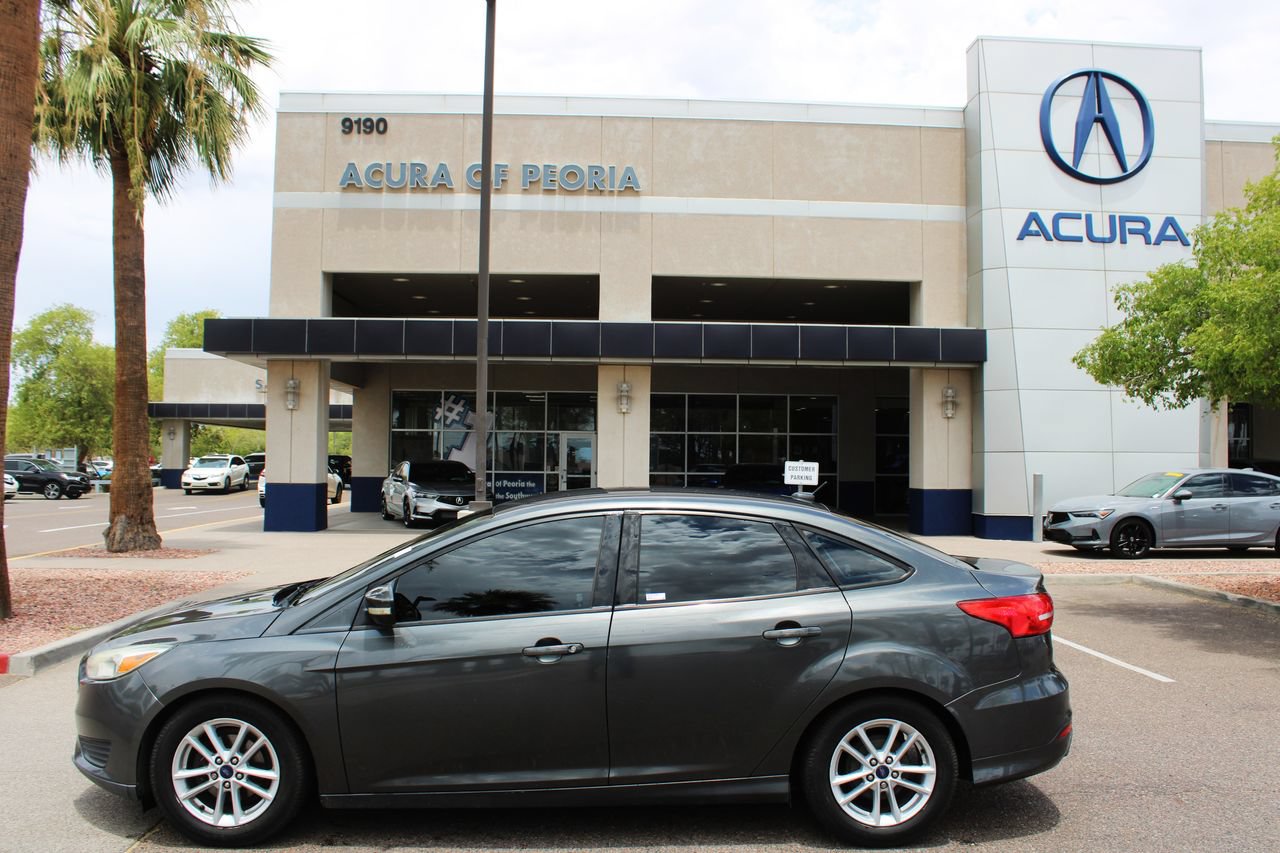 Used 2016 Ford Focus SE FWD image 2