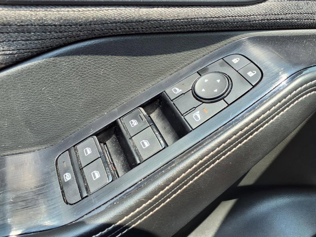 Used 2023 Nissan Rogue SV image 18