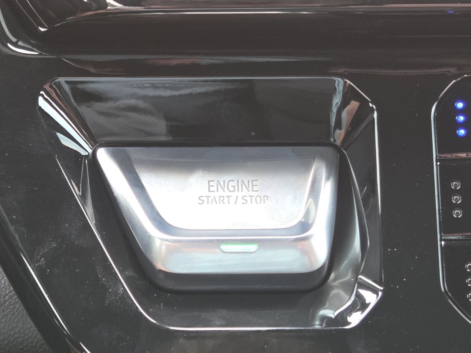 New 2026 GMC Sierra 2500 AT4 w/ AT4 Premium Plus Package AWD/4WD image 11