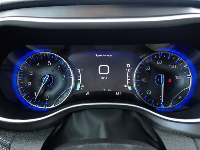 New 2025 Chrysler Pacifica Select FWD image 27