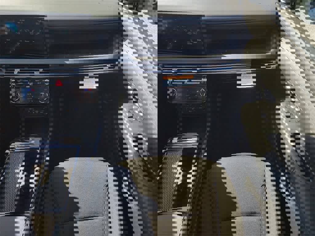 New 2026 Hyundai Tucson Blue SE image 15