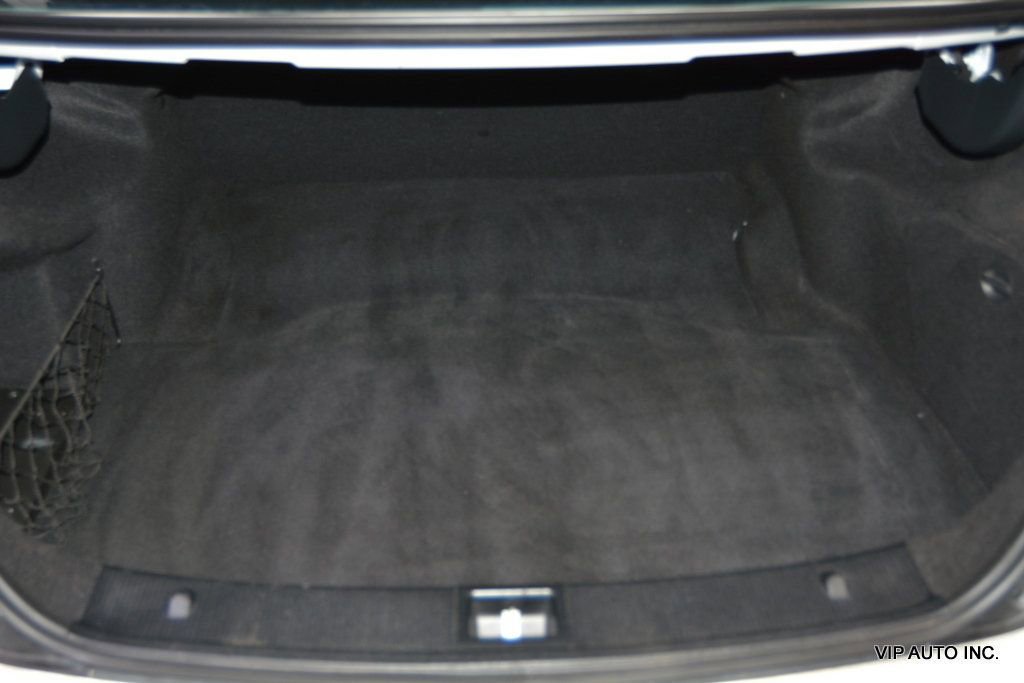 Used 2013 Mercedes-Benz C 250 Sedan image 34