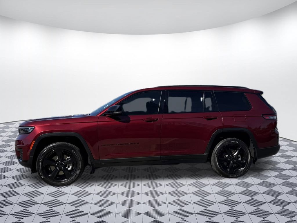 Used 2024 Jeep Grand Cherokee L Altitude AWD/4WD image 5