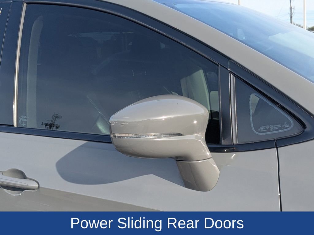 Used 2022 Chrysler Pacifica Touring-L image 12