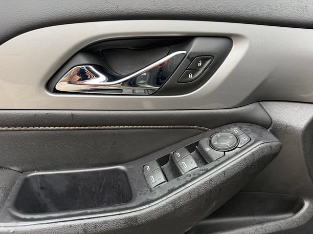 Used 2018 Chevrolet Traverse LT FWD image 11