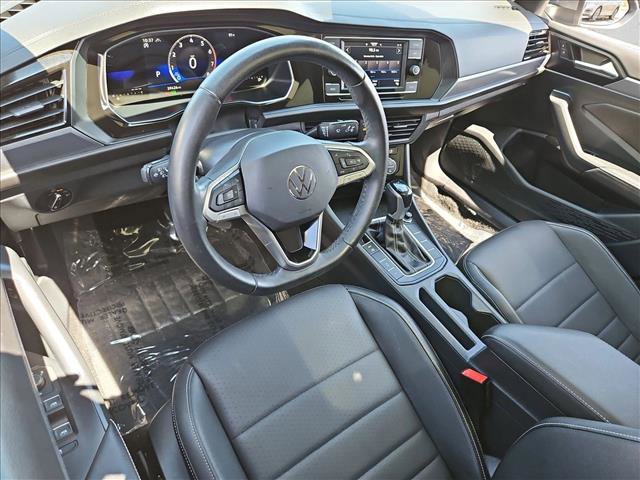 Used 2023 Volkswagen Jetta SE w/ Panoramic Sunroof Package FWD image 10