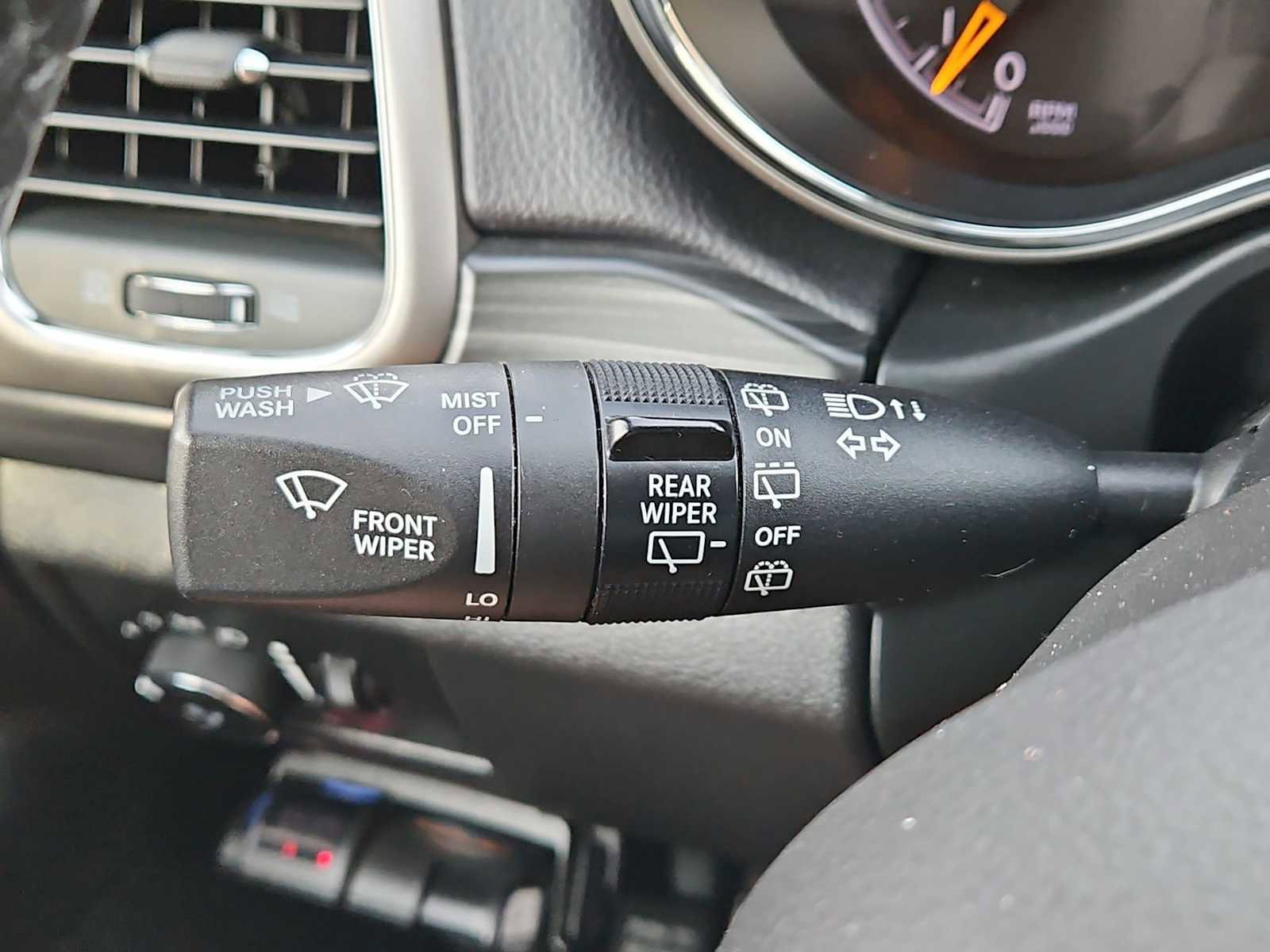 Used 2020 Jeep Grand Cherokee Laredo image 26