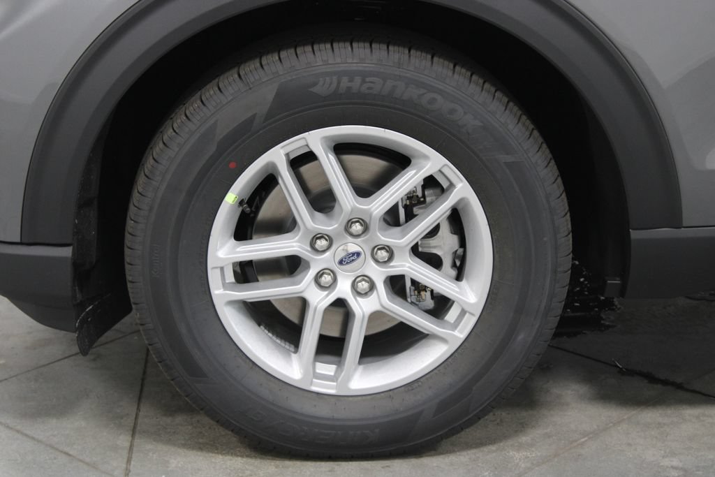 New 2026 Ford Explorer Active RWD image 18