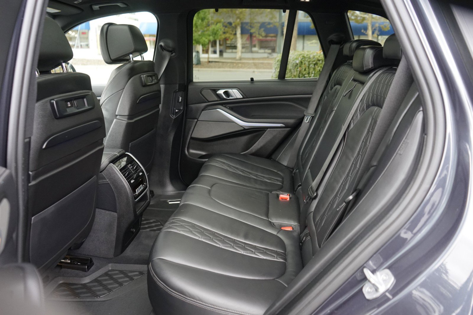 Used 2020 BMW X5 xDrive50i w/ Executive Package image 22