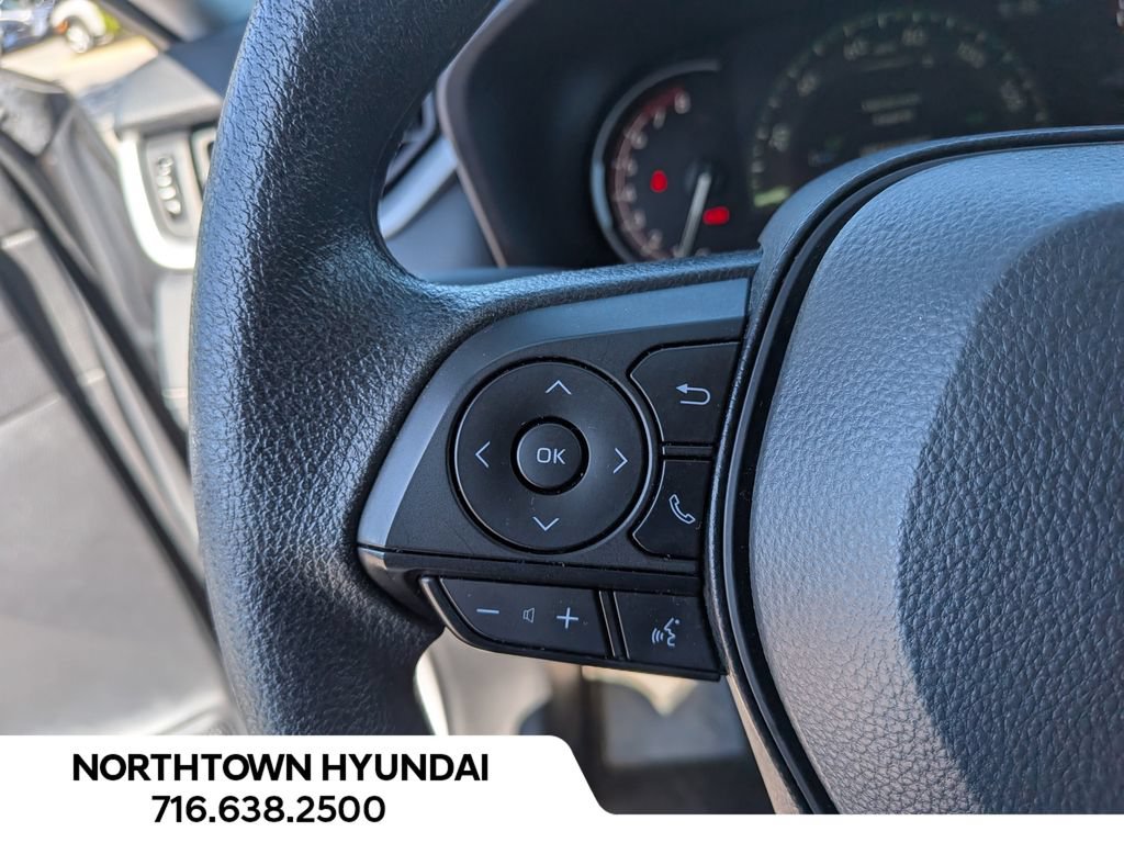 Used 2025 Toyota RAV4 XLE AWD/4WD image 25