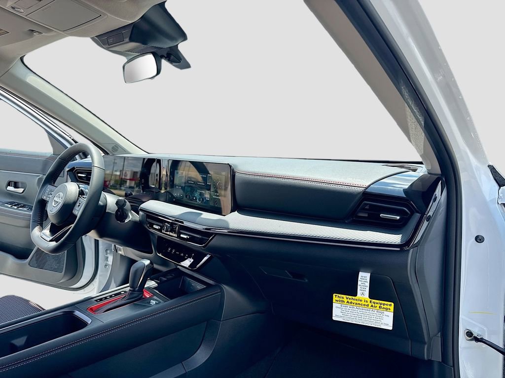 Used 2025 Nissan Kicks SR image 24