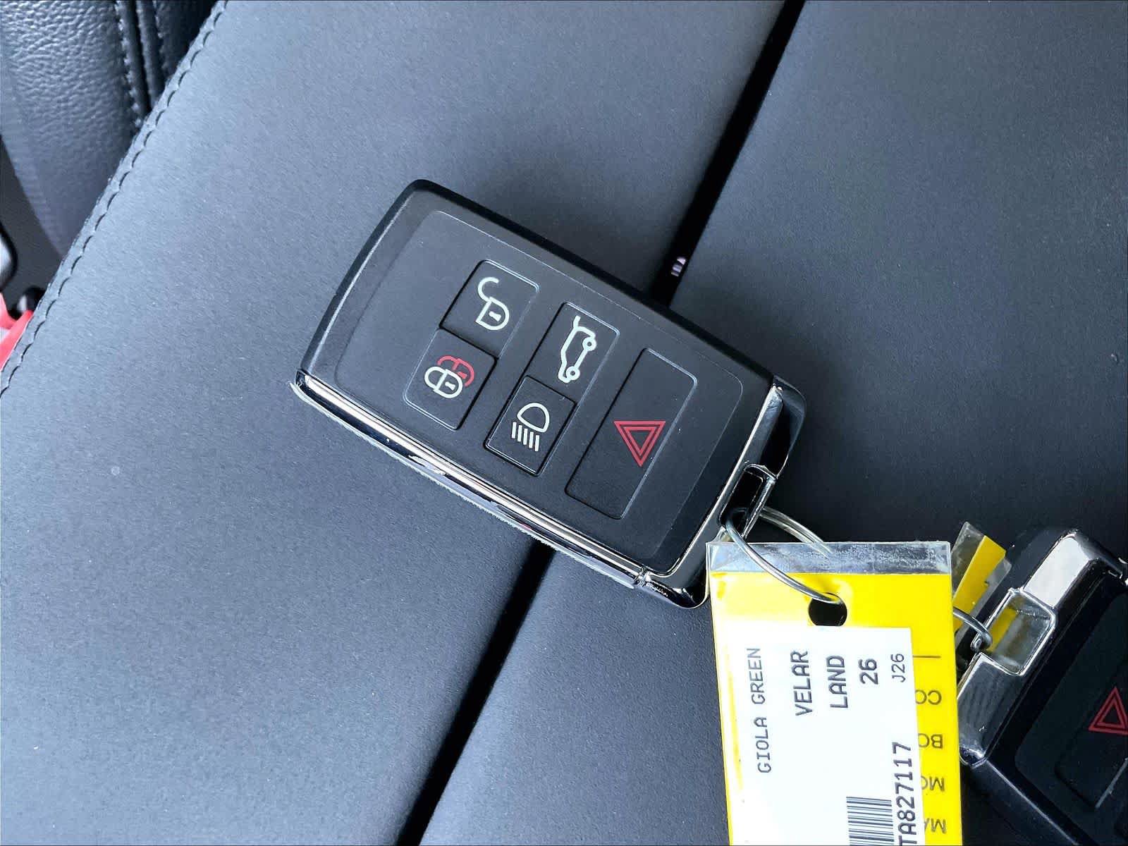 Used 2026 Land Rover Range Rover Velar Dynamic SE AWD/4WD image 14