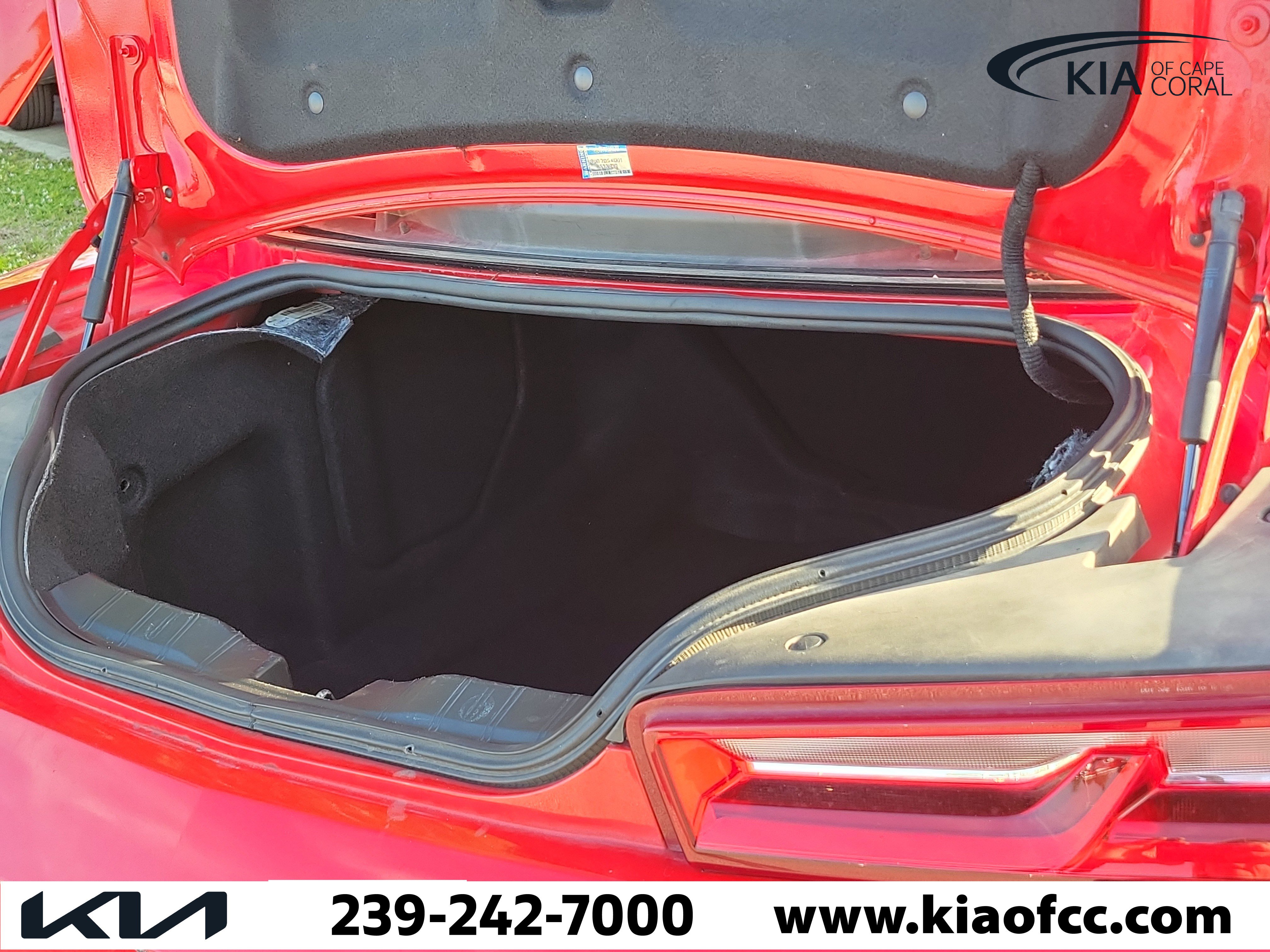 Used 2017 Chevrolet Camaro SS image 8