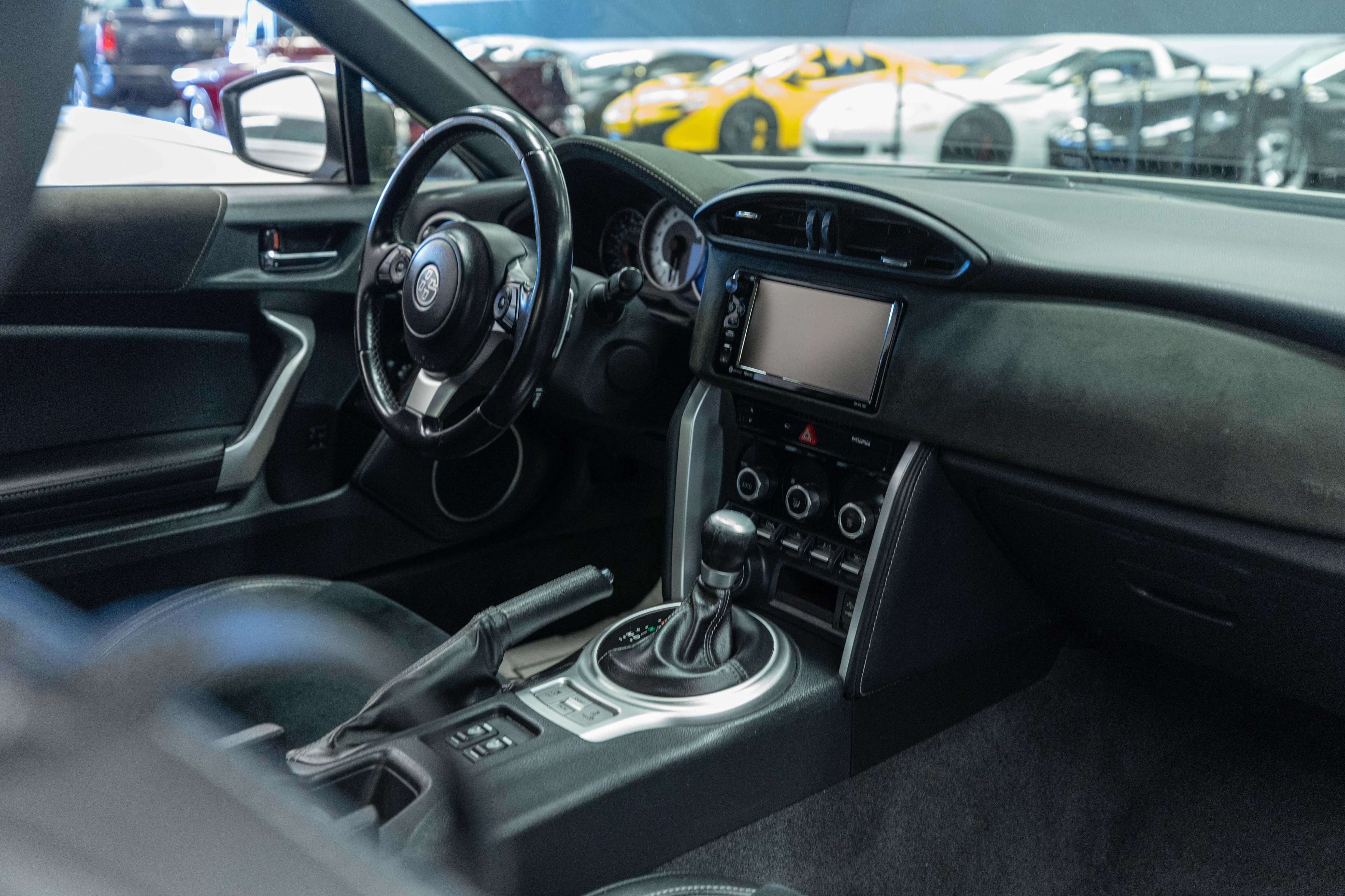 Used 2018 Toyota 86 RWD image 10