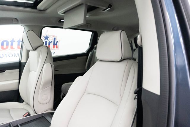 New 2026 Honda Odyssey Touring image 16