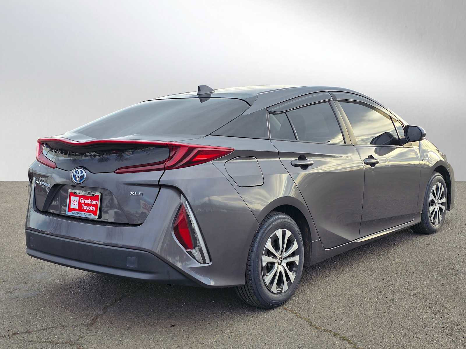 Used 2021 Toyota Prius Prime XLE image 3