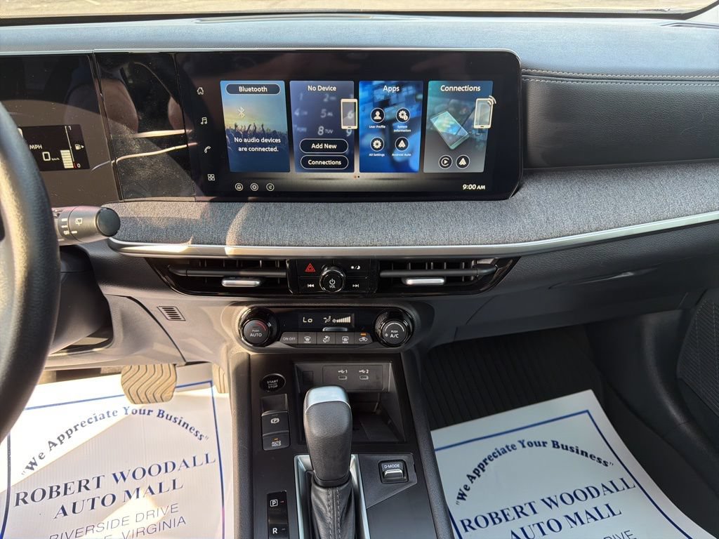 New 2026 Nissan Kicks SV w/ Charging Package FWD image 13