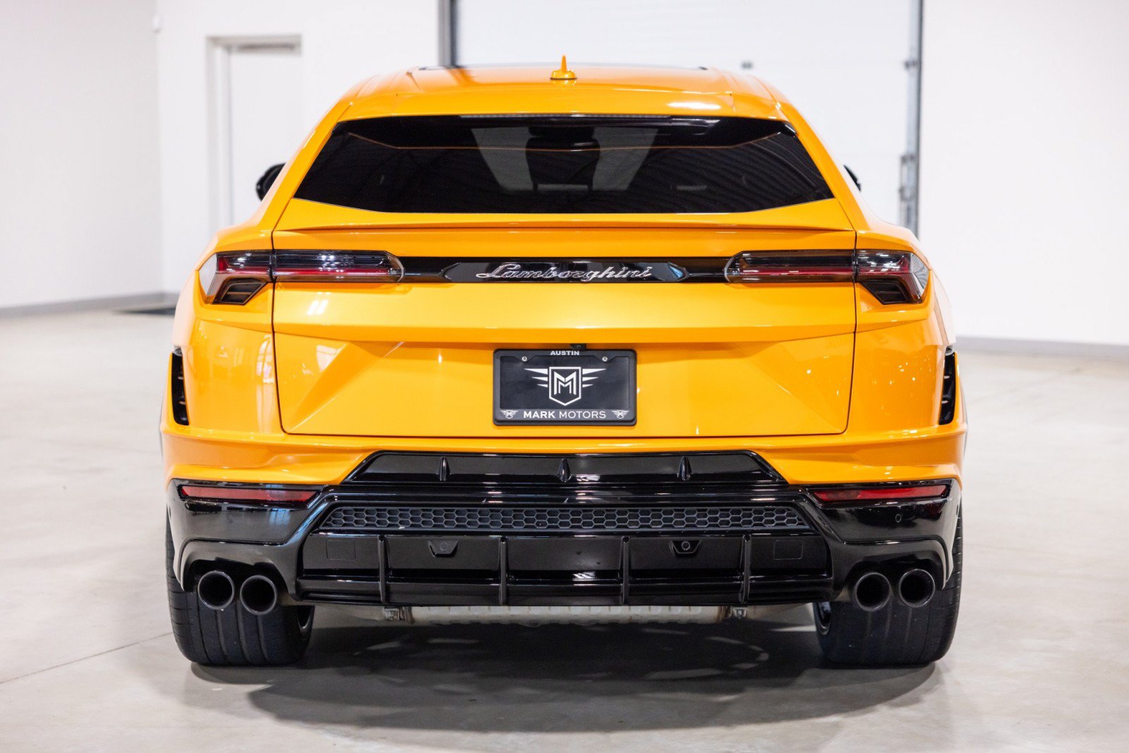 Used 2024 Lamborghini Urus S AWD/4WD image 8