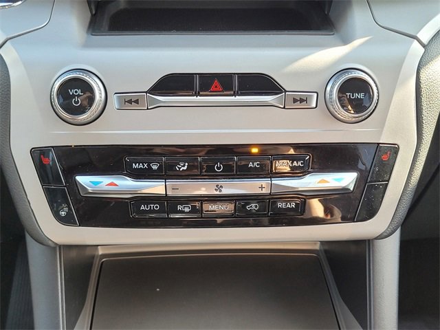 Used 2023 Ford Explorer XLT w/ Equipment Group 202A image 23