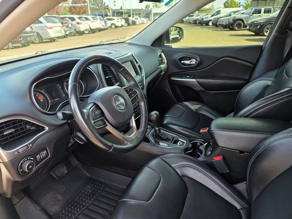 Used 2019 Jeep Cherokee Latitude Plus image 9