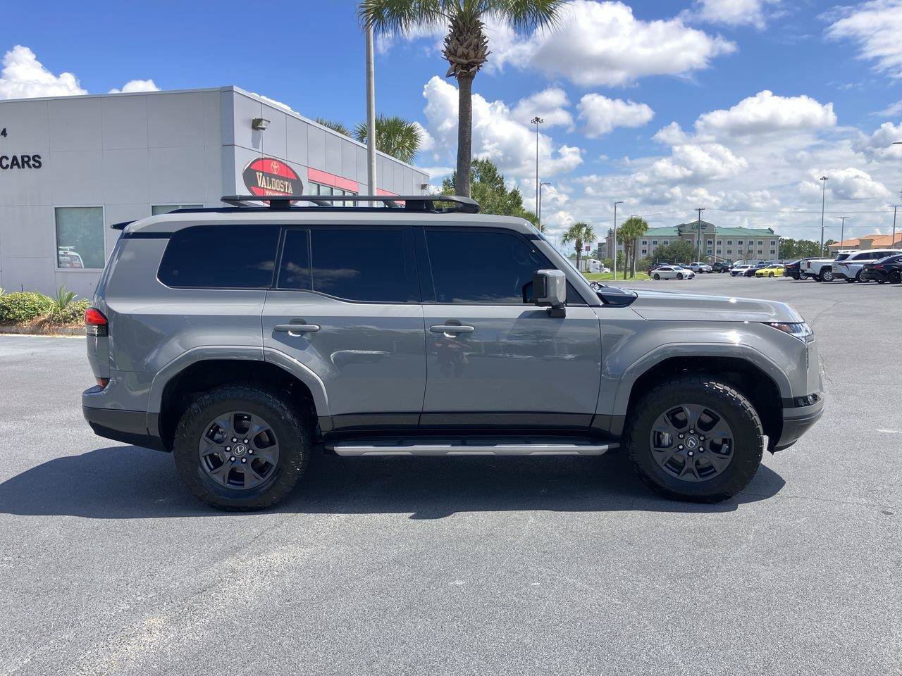 Used 2024 Lexus GX 550 w/ Accessory Package (31) AWD/4WD image 6