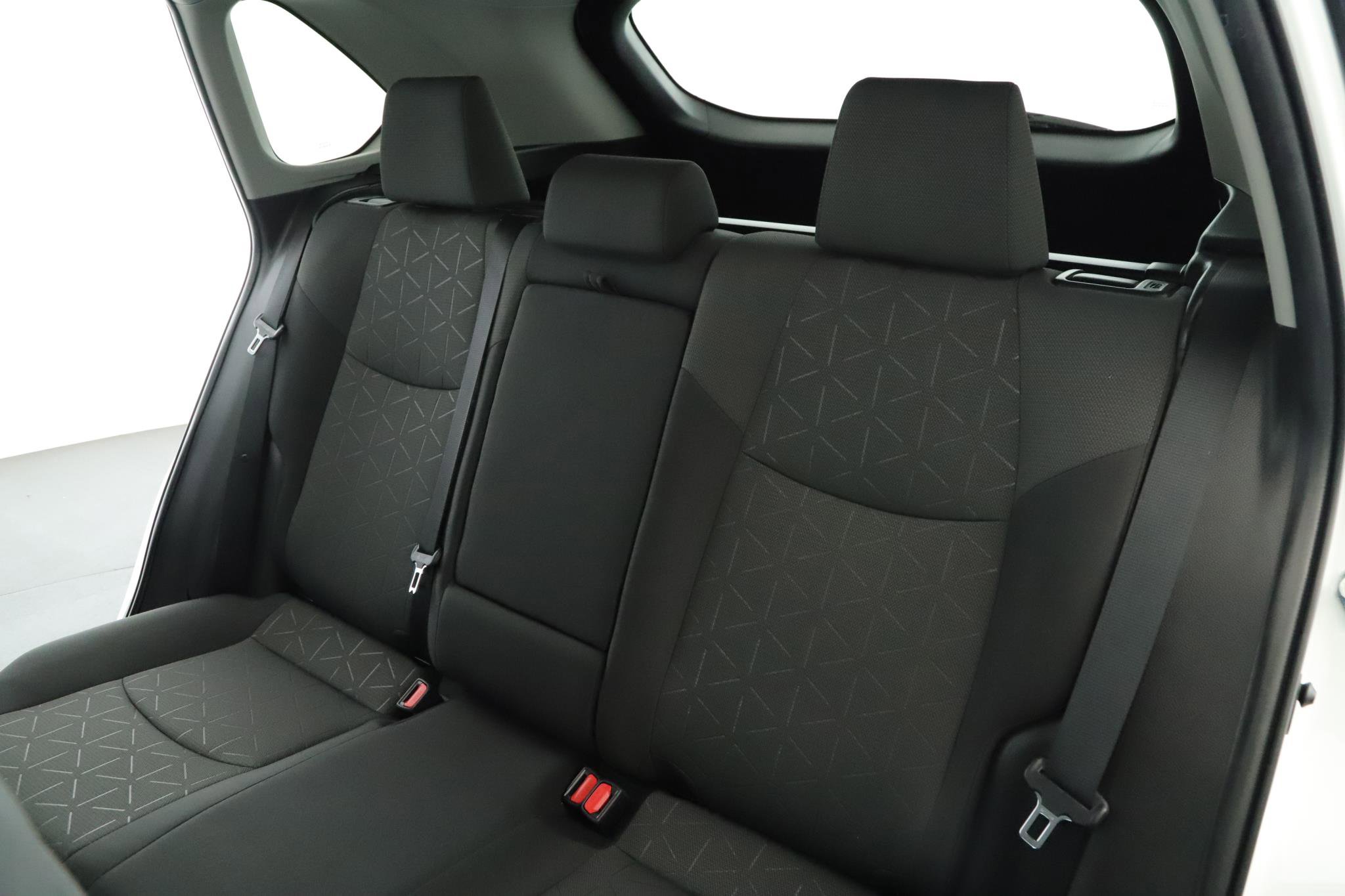 Used 2022 Toyota RAV4 XLE image 5