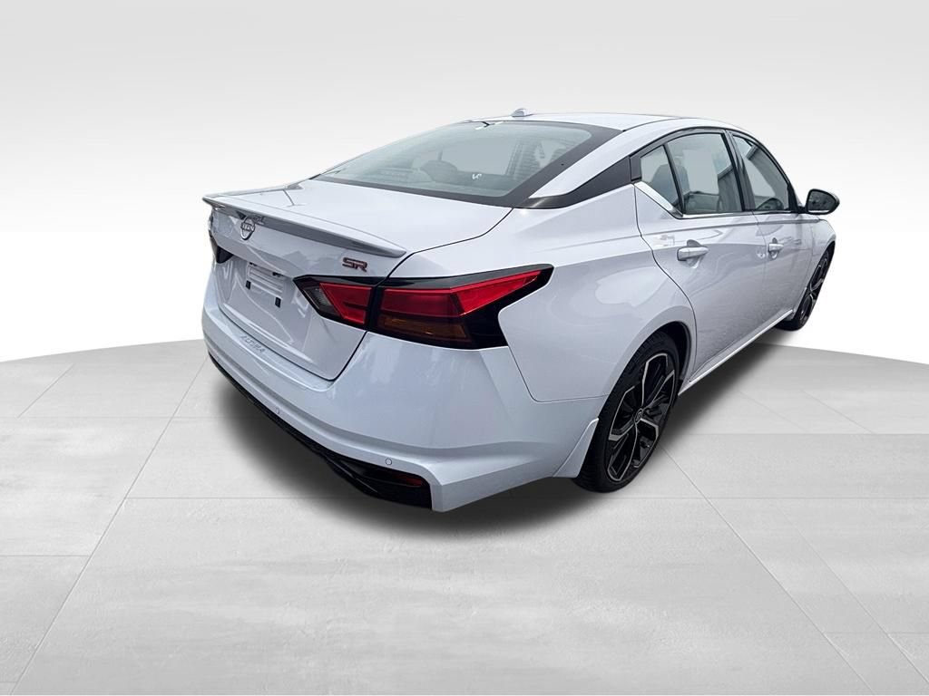 Used 2024 Nissan Altima 2.5 SR FWD image 7