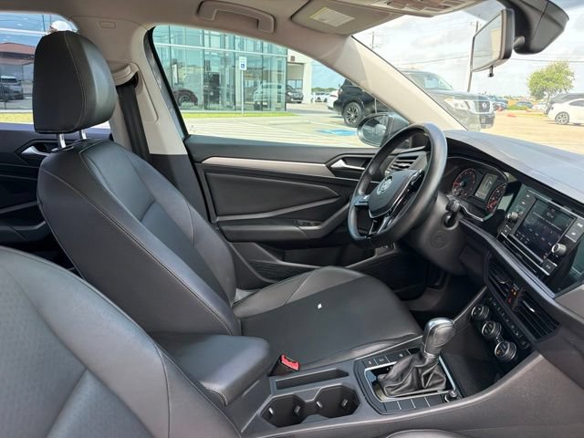 Used 2019 Volkswagen Jetta SE w/ Cold Weather Package FWD image 15