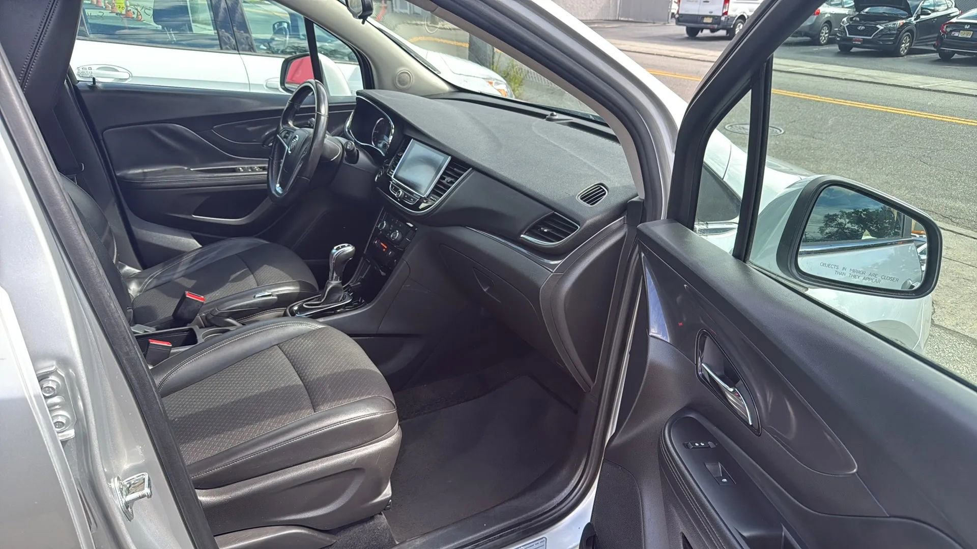 Used 2018 Buick Encore Preferred image 26