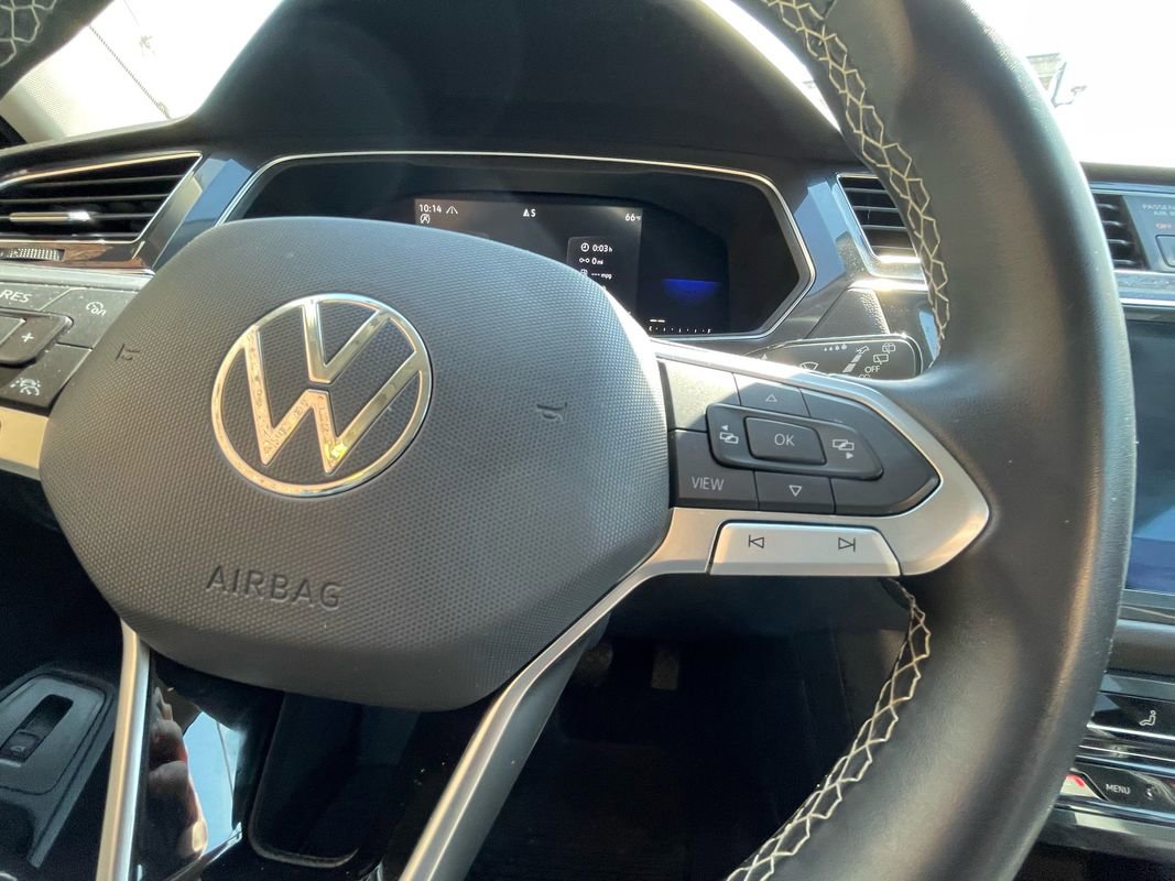 Used 2022 Volkswagen Tiguan SE AWD/4WD image 12