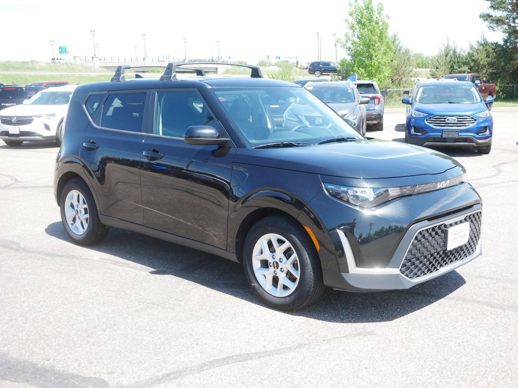 Used 2023 Kia Soul S FWD image 4
