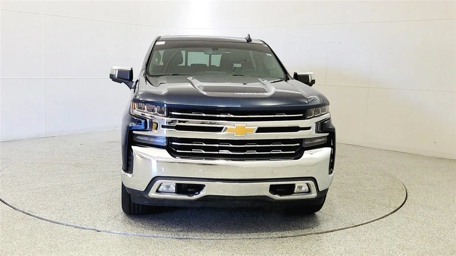 Used 2019 Chevrolet Silverado 1500 LTZ AWD/4WD image 2