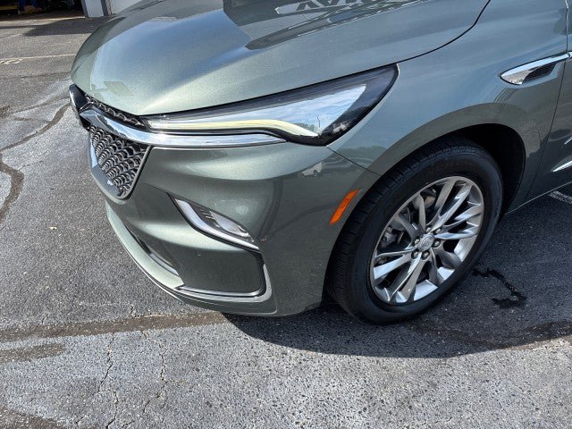 Used 2022 Buick Enclave Avenir w/ Trailering Package, 5000 lbs. FWD image 8
