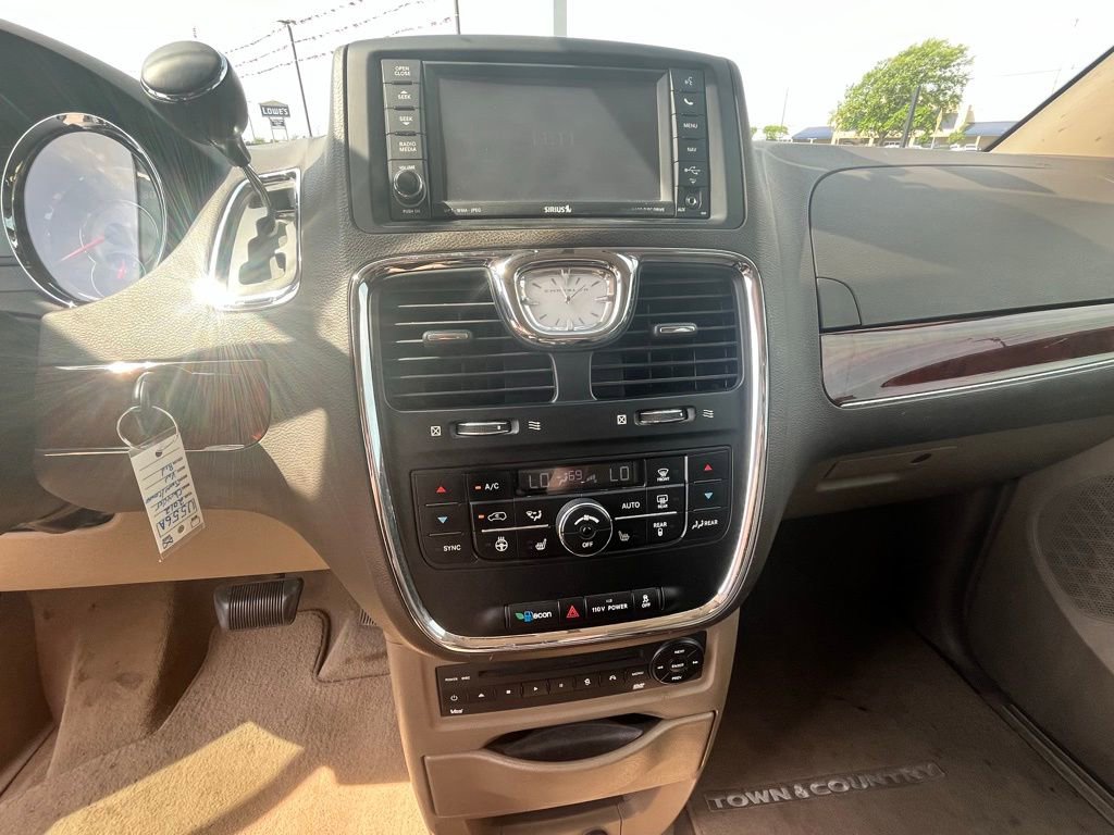 Used 2012 Chrysler Town & Country Touring-L w/ Entertainment Group #2 image 13